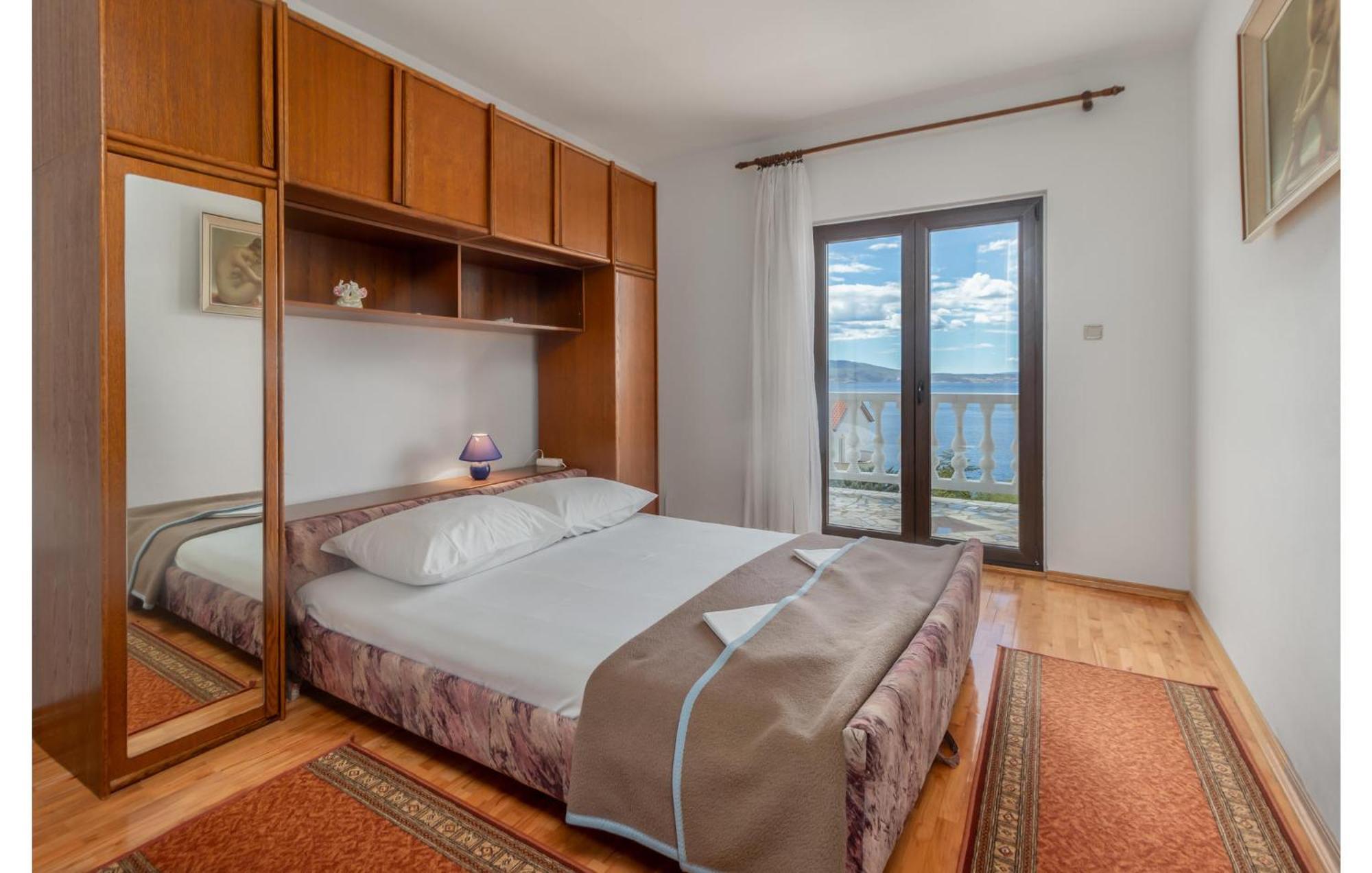 3 Bedroom Awesome Apartment In Novi Vinodolski Εξωτερικό φωτογραφία