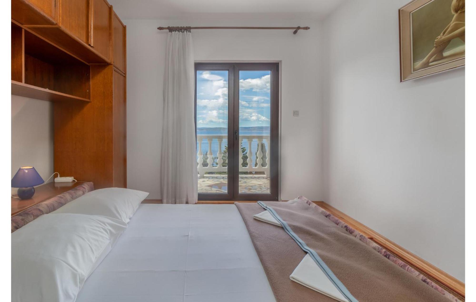 3 Bedroom Awesome Apartment In Novi Vinodolski Εξωτερικό φωτογραφία