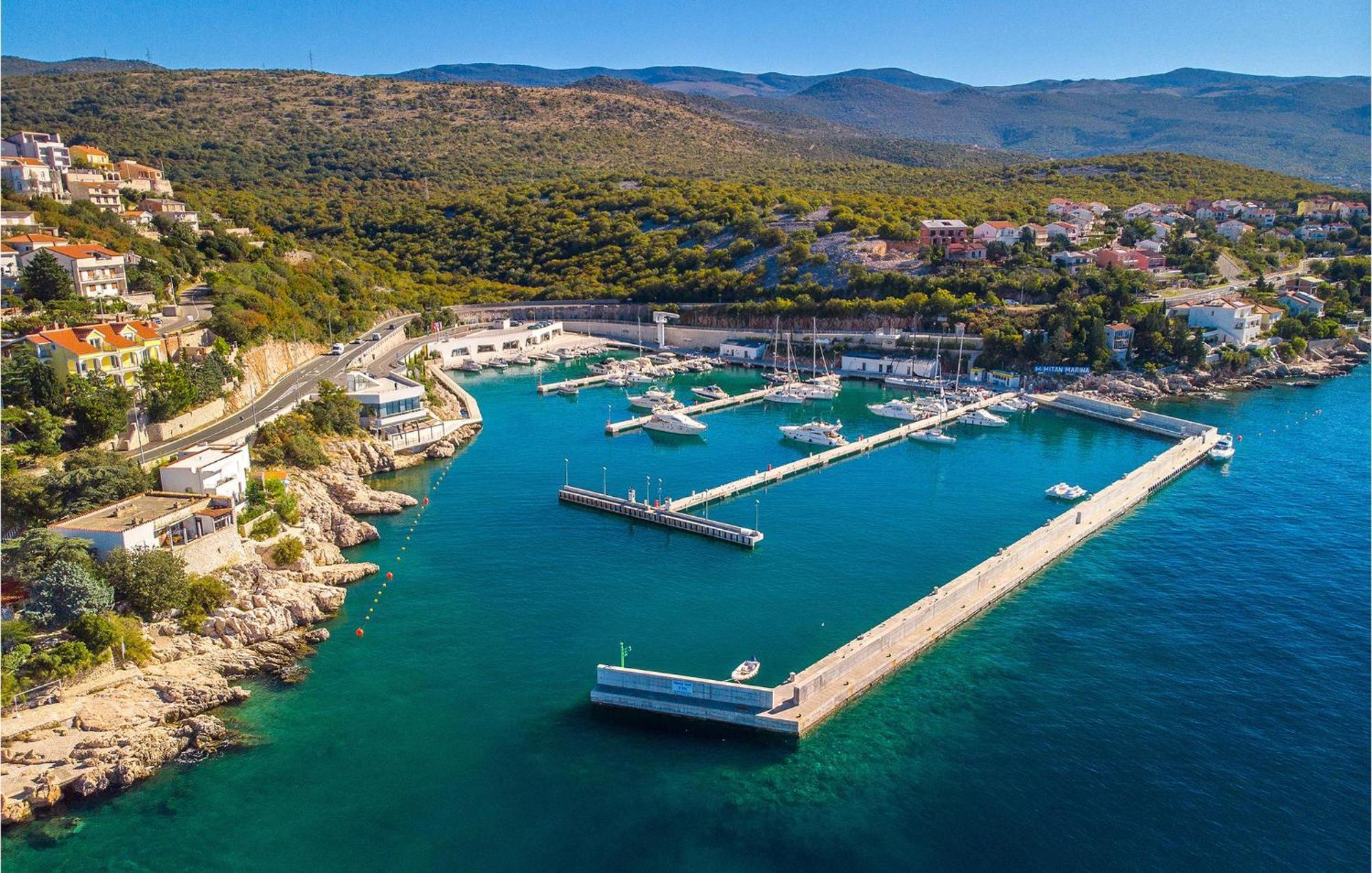 3 Bedroom Awesome Apartment In Novi Vinodolski Εξωτερικό φωτογραφία