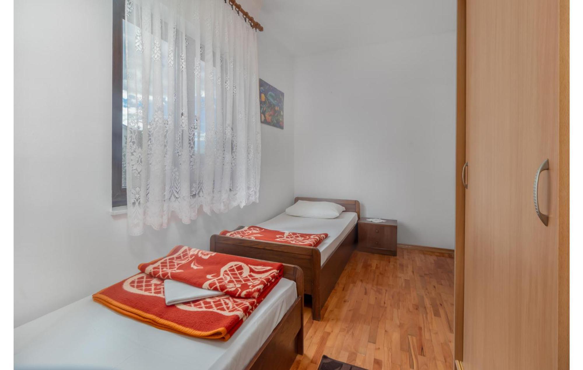 3 Bedroom Awesome Apartment In Novi Vinodolski Εξωτερικό φωτογραφία
